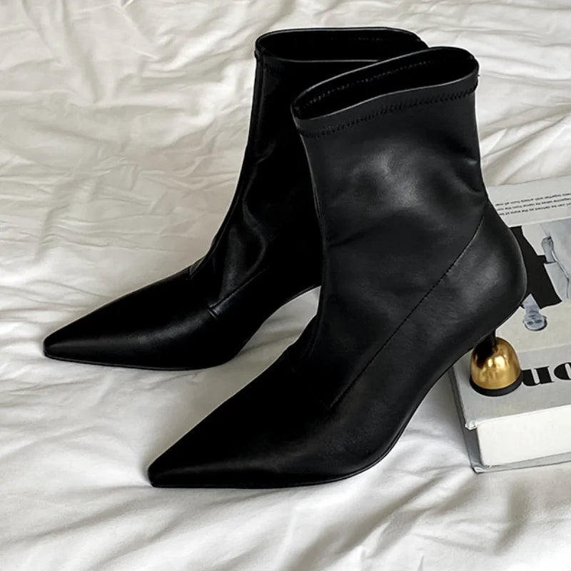 High Fashion Pointed Heeled Booties